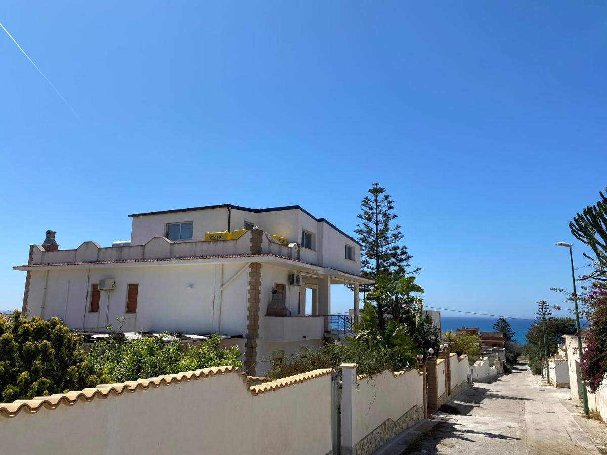 Villa 200M From The Sea - Large Private Patio With Bbq Triscina Exterior foto