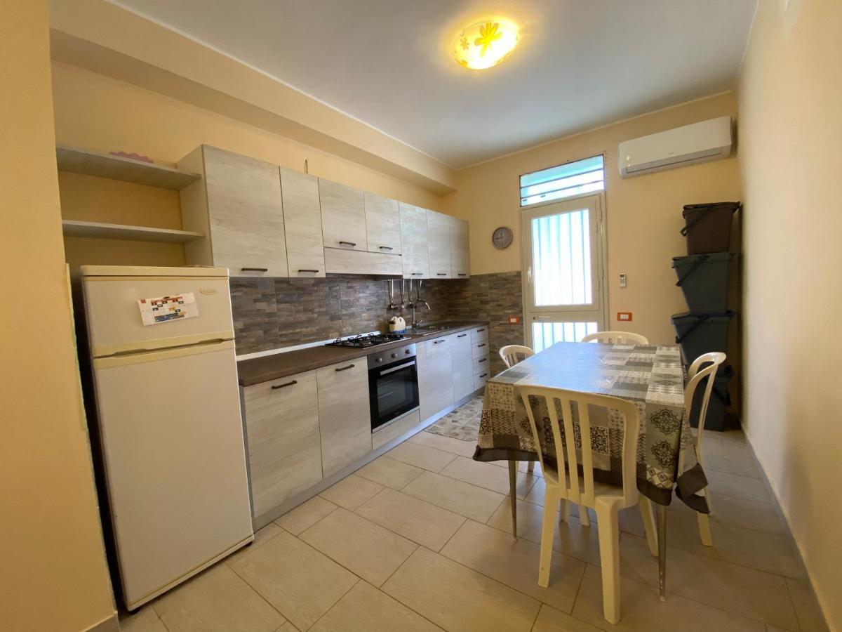 Villa 200M From The Sea - Large Private Patio With Bbq Triscina Exterior foto