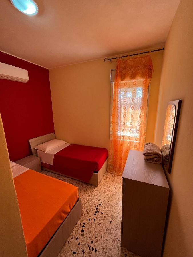 Villa 200M From The Sea - Large Private Patio With Bbq Triscina Exterior foto